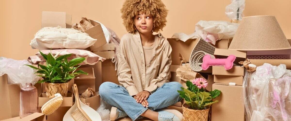 How to declutter when moving: Your step-by-step guide banner image