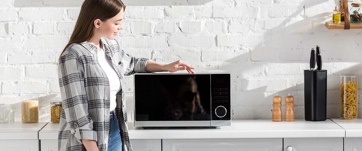How to pack a microwave for moving banner image