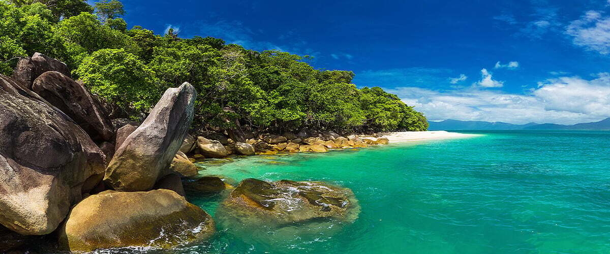 Queensland moving news: interstate migration surge & affordable house win banner image