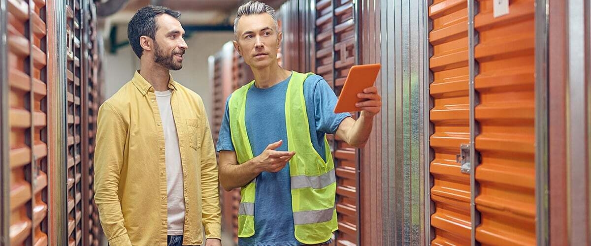 Moving house storage - the pros and cons. banner image