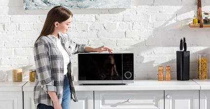 Thumbnail: How to pack a microwave for moving
