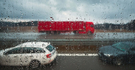 Thumbnail: Moving house in the rain: wet weather isn't all bad