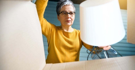 Thumbnail: How to pack a lamp for moving