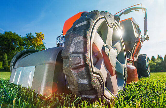 How to pack a lawn mower for moving banner image